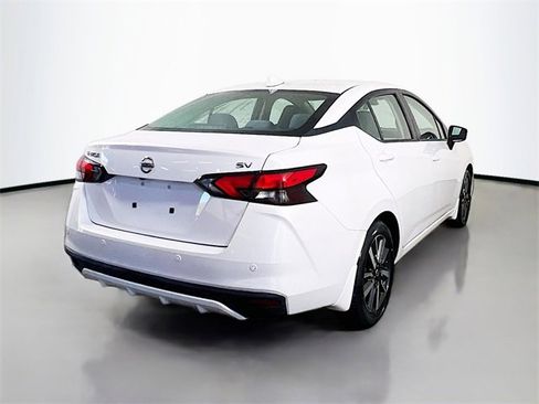 Used 2021 Nissan Versa SV image 23