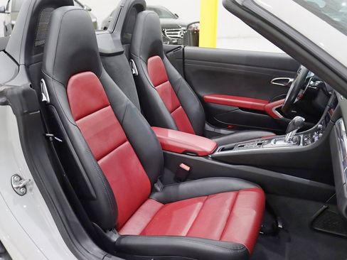 Used 2018 Porsche 718 Boxster S image 27