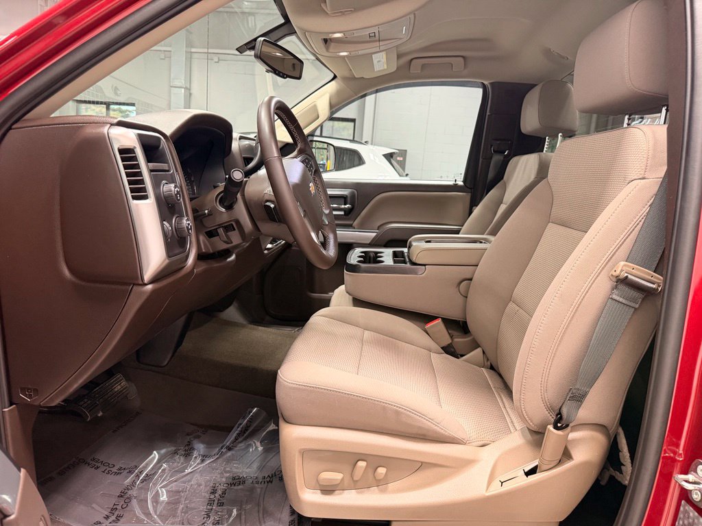 Used 2018 Chevrolet Silverado 1500 LT w/ LT Convenience Package AWD/4WD image 24