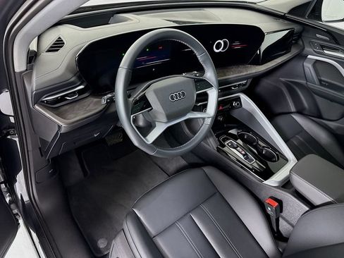 Used 2025 Audi Q5 Premium w/ Premium Plus AWD/4WD image 9