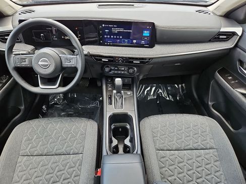 Used 2026 Nissan Kicks SV w/ SV Premium Package FWD image 11