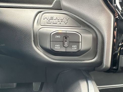 Used 2025 RAM 2500 Laramie AWD/4WD image 22