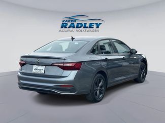 Certified 2024 Volkswagen Jetta SE w/ Panoramic Sunroof Package video 2