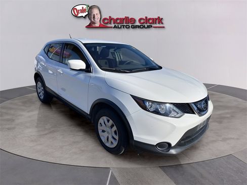 Used 2018 Nissan Rogue Sport S image 8