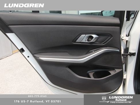 Used 2022 BMW 330i xDrive 330i xDrive w/ Premium Package image 31