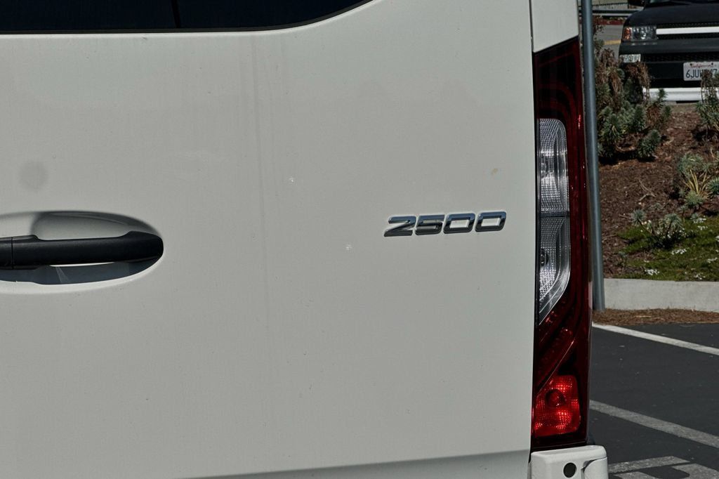 Used 2025 Mercedes-Benz Sprinter 2500 image 21
