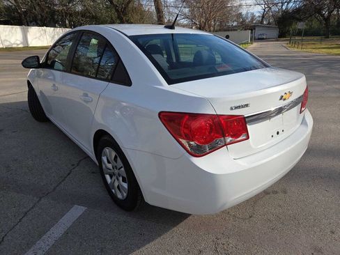 Used 2013 Chevrolet Cruze LS image 4