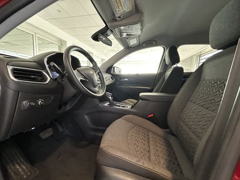 Used 2024 Chevrolet Equinox LT FWD image 2