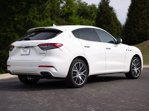 Used 2022 Maserati Levante GT AWD/4WD image 7
