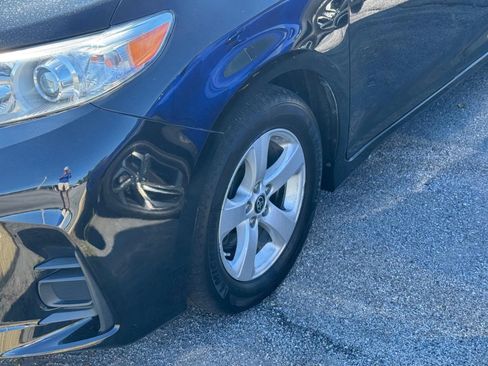 Used 2020 Toyota Sienna L FWD image 4