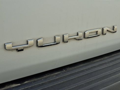 Used 2023 GMC Yukon Denali Ultimate image 38