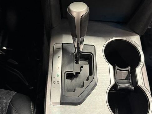 Used 2012 Toyota Camry SE FWD image 28