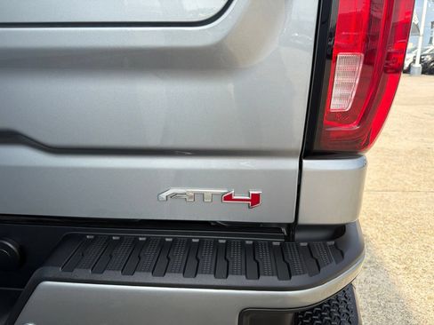 Used 2025 GMC Sierra 1500 AT4 w/ AT4 Premium Package AWD/4WD image 5