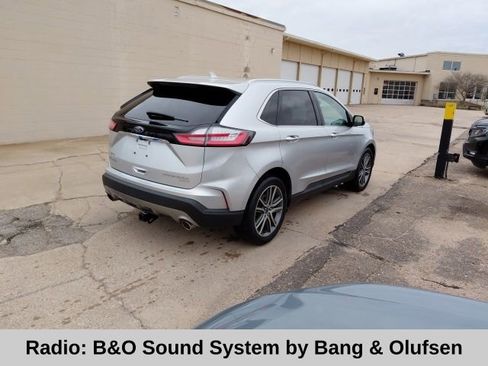Used 2019 Ford Edge Titanium image 4
