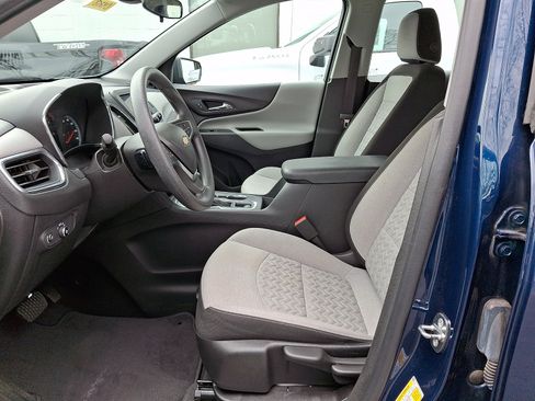 Used 2022 Chevrolet Equinox LS image 15