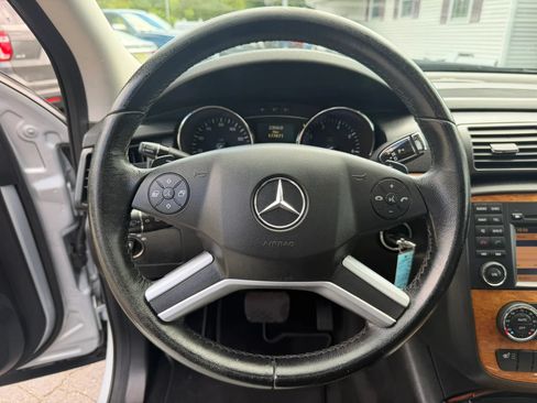 Used 2009 Mercedes-Benz R 350 4MATIC image 23