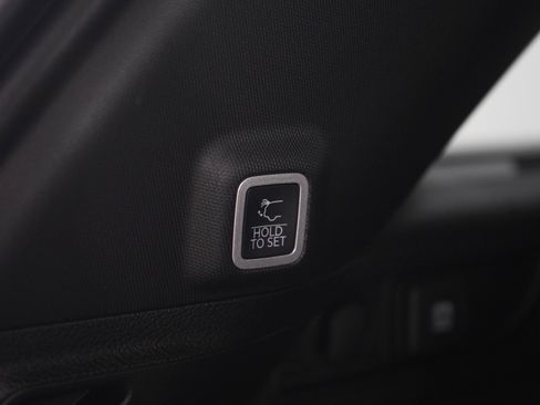Used 2025 Jeep Grand Cherokee Summit AWD/4WD image 17