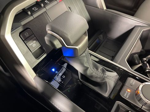 New 2025 Toyota Tundra Limited AWD/4WD image 22