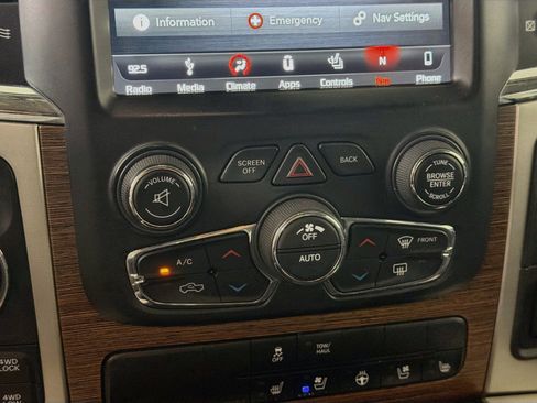 Used 2018 RAM 1500 Laramie w/ Convenience Group AWD/4WD image 23