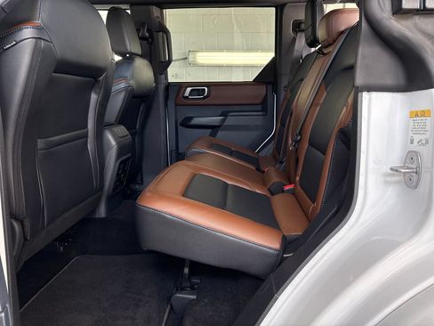 Used 2024 Ford Bronco Outer Banks AWD/4WD image 28