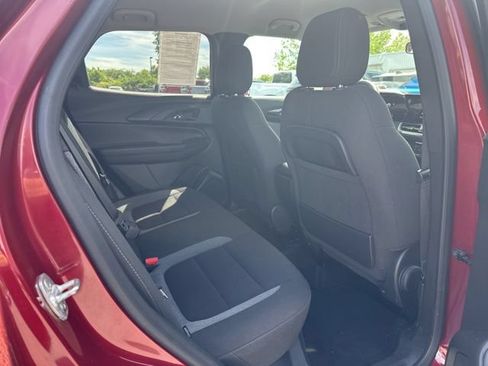 Used 2025 Chevrolet TrailBlazer LT AWD/4WD image 11