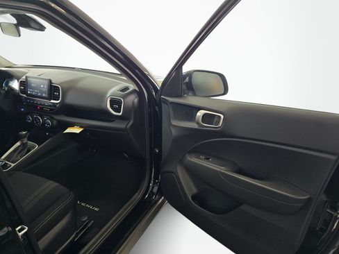 New 2026 Hyundai Venue SEL FWD image 40