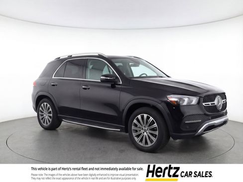 Used 2024 Mercedes-Benz GLC 300 4MATIC image 1