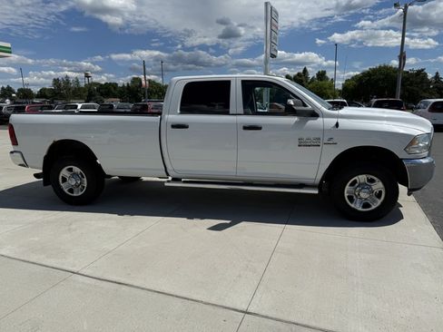 Used 2018 RAM 3500 Tradesman w/ Chrome Appearance Group AWD/4WD image 8