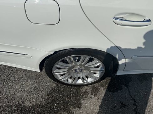 Used 2008 Mercedes-Benz E 350 4MATIC Sedan image 14