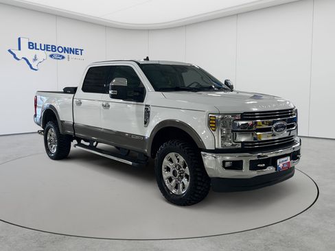 Used 2019 Ford F250 Lariat w/ Lariat Ultimate Package AWD/4WD image 3
