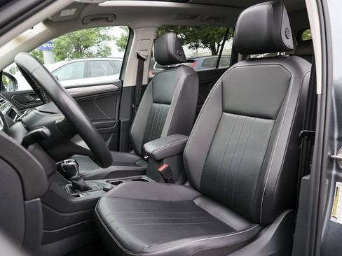 Used 2022 Volkswagen Tiguan SE AWD/4WD image 39