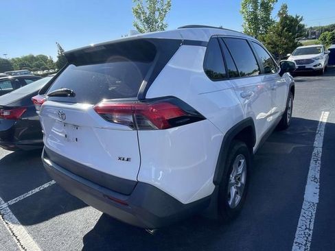 Used 2019 Toyota RAV4 XLE w/ Convenience Package FWD image 13