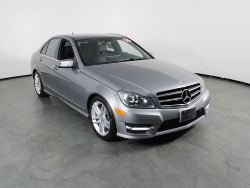 Used 2014 Mercedes-Benz C 250 Sedan image 4