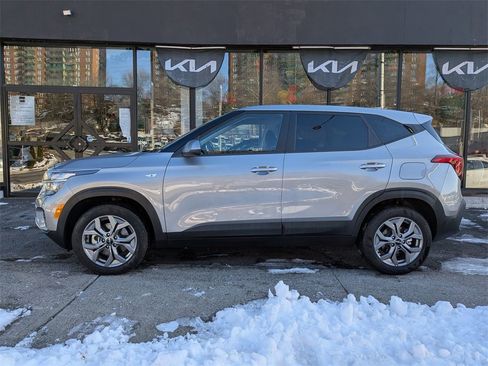 Used 2025 Kia Seltos LX image 10