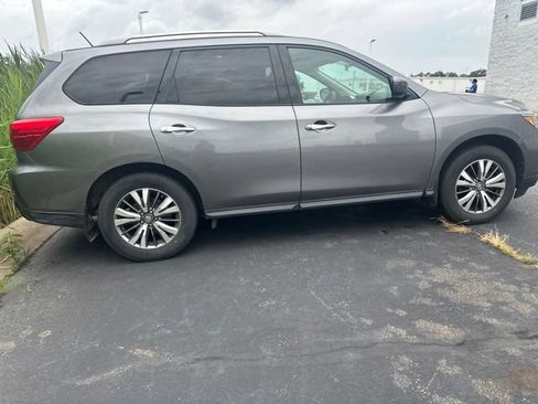 Used 2018 Nissan Pathfinder S AWD/4WD image 7