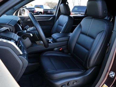 Used 2024 GMC Acadia Elevation image 7