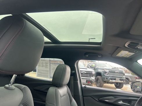 Used 2023 Chevrolet TrailBlazer RS w/ Sun and Liftgate Package image 18