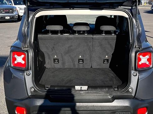 Used 2023 Jeep Renegade Latitude image 19