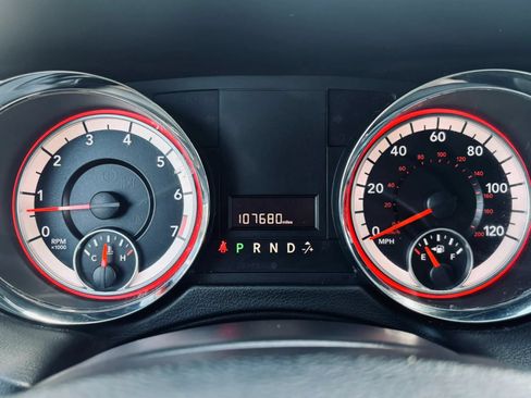 Used 2018 Dodge Grand Caravan SE FWD image 5