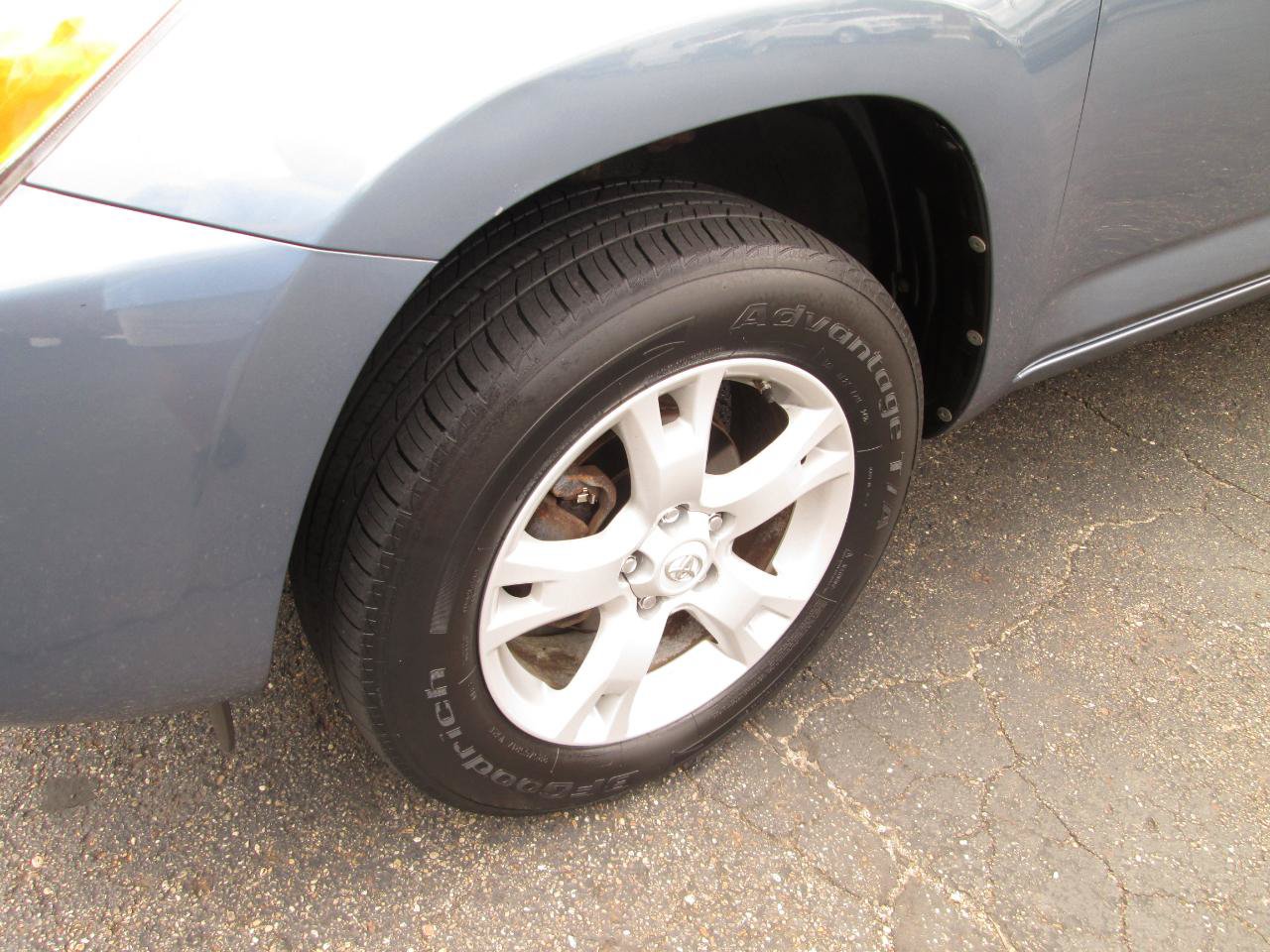 Used 2012 Toyota RAV4 4WD w/ Upgrade Value Pkg image 16