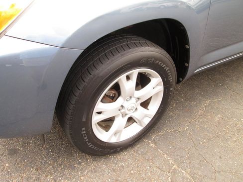 Used 2012 Toyota RAV4 4WD w/ Upgrade Value Pkg image 16