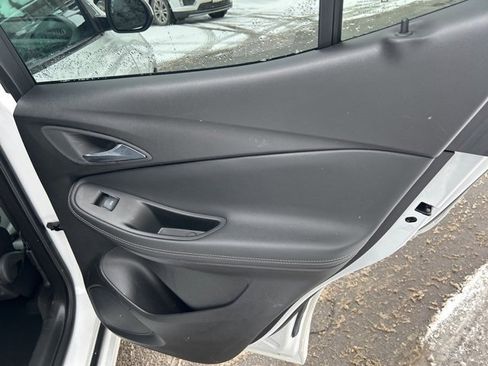 Used 2022 Buick Encore GX Select w/ Sport Touring Package image 9