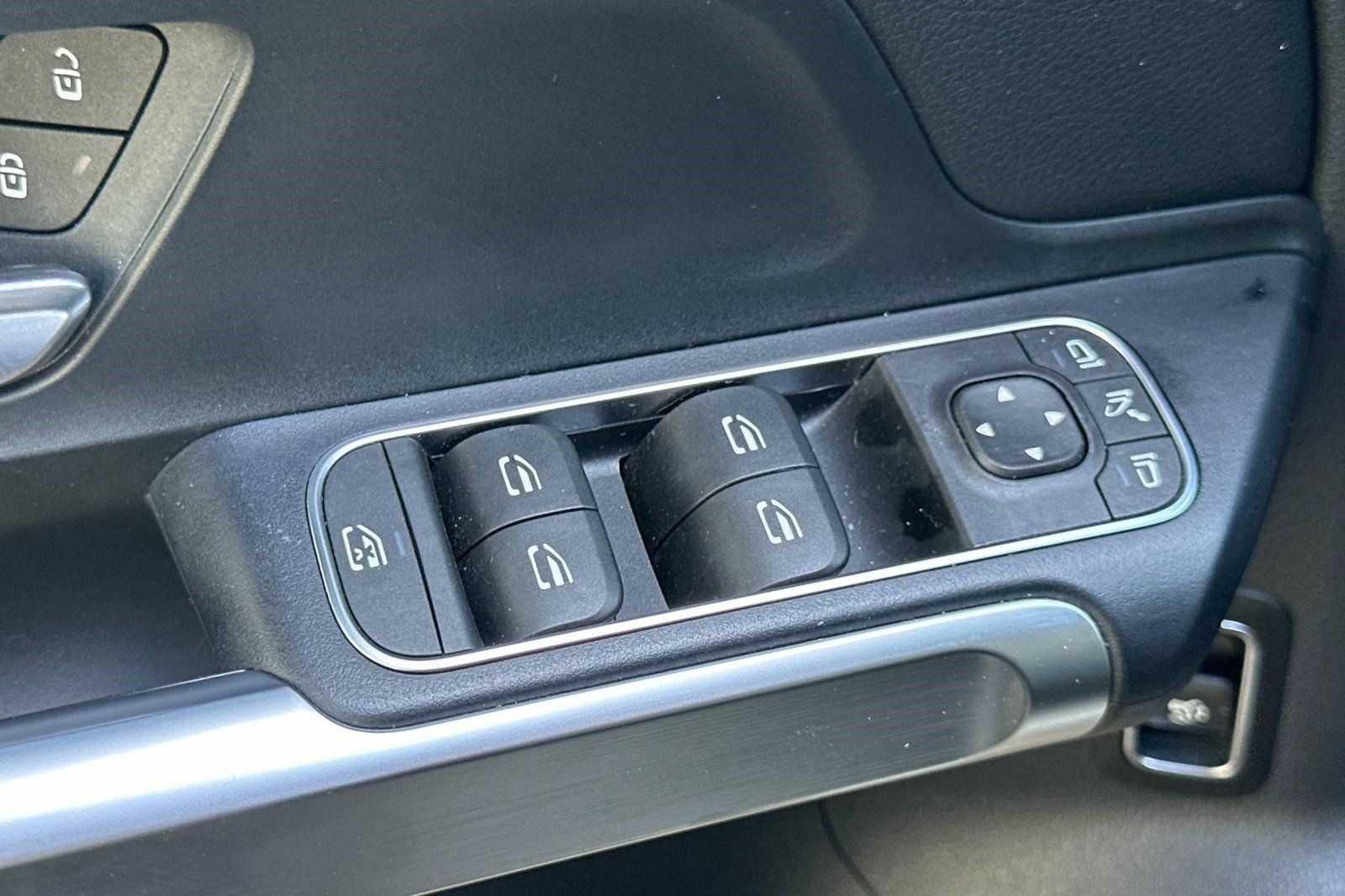Used 2024 Mercedes-Benz EQB 250+ image 14