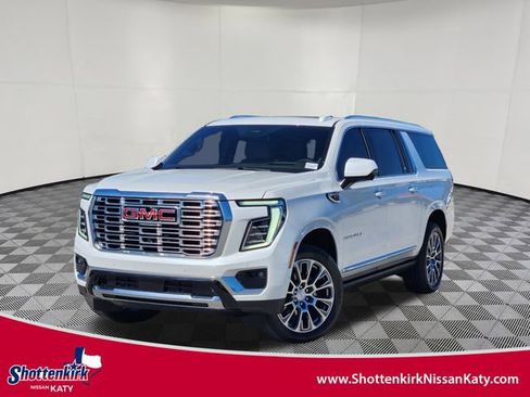 Used 2025 GMC Yukon XL Denali w/ Sun & Power Step Package image 1