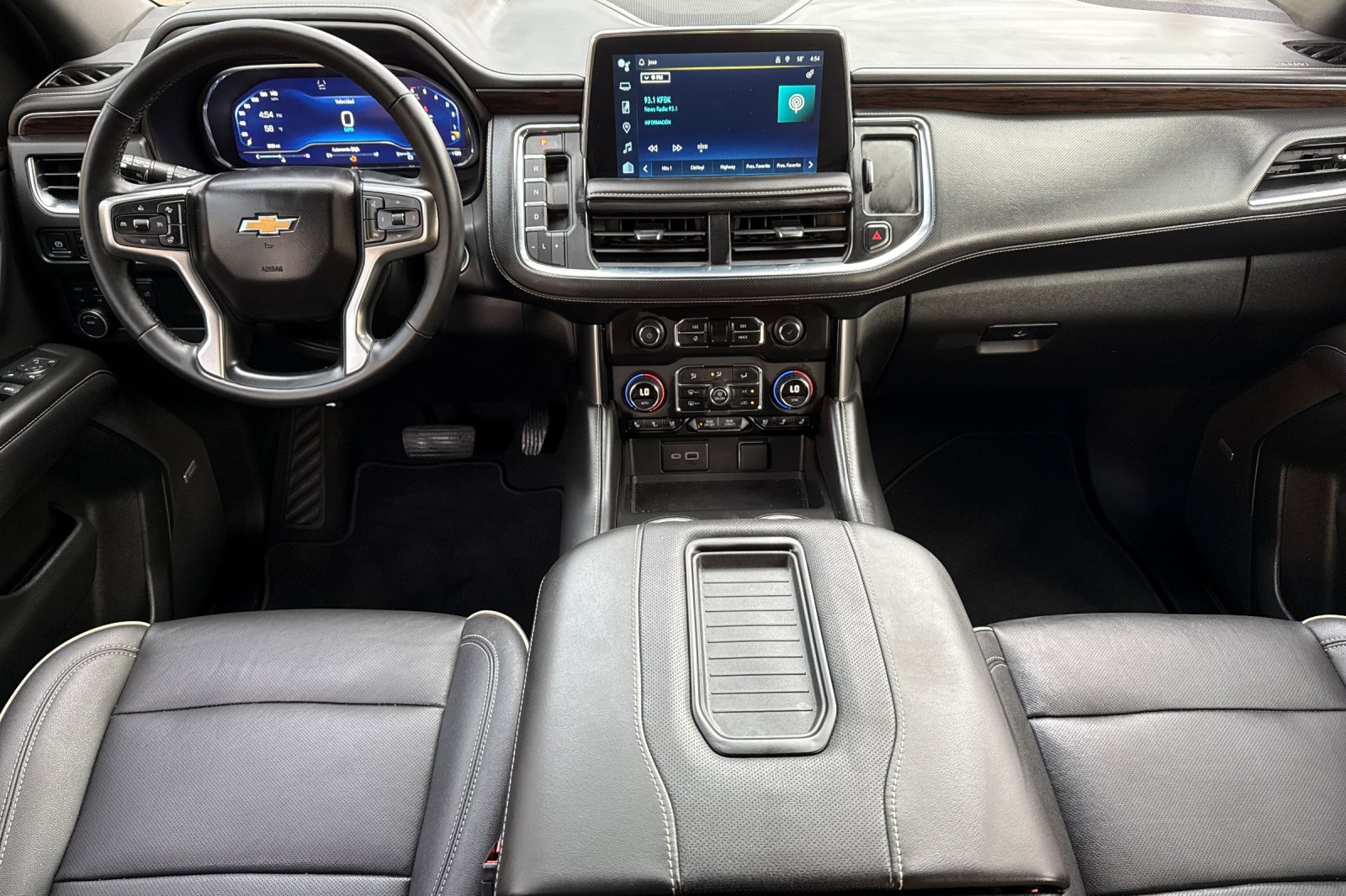 Used 2025 Chevrolet Tahoe Premier AWD/4WD image 17