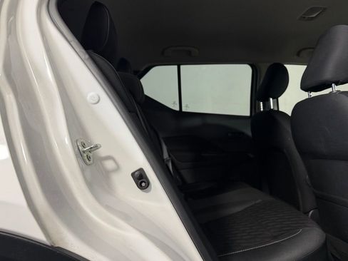 Used 2022 Nissan Kicks S image 30