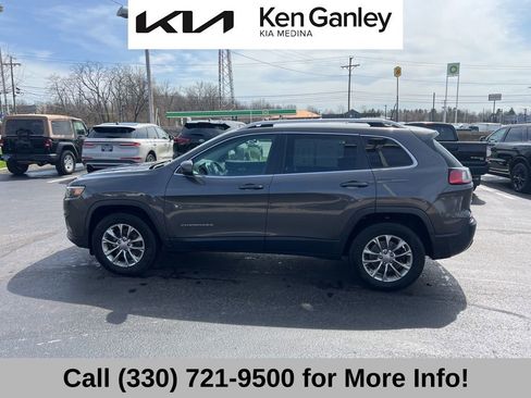 Used 2019 Jeep Cherokee Latitude Plus w/ Cold Weather Group AWD/4WD image 15
