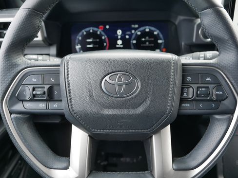 Used 2025 Toyota 4Runner Limited image 25