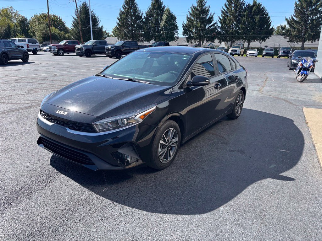 Used 2024 Kia Forte LXS w/ LXS Technology Package FWD image 9