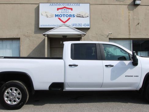 Used 2020 Chevrolet Silverado 2500 Custom w/ Custom Value Package image 4